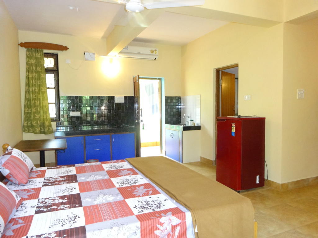 Pinto Guest House Candolim Zimmer foto