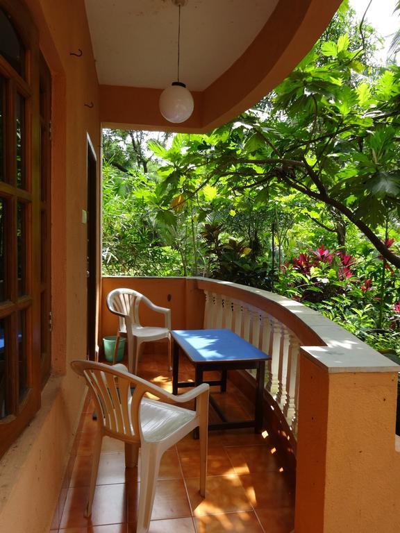 Pinto Guest House Candolim Zimmer foto
