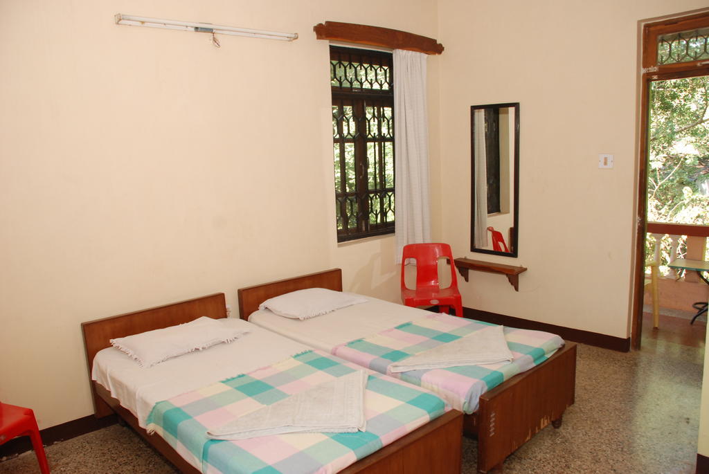 Pinto Guest House Candolim Zimmer foto