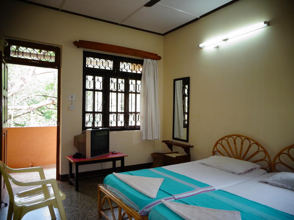 Pinto Guest House Candolim Zimmer foto