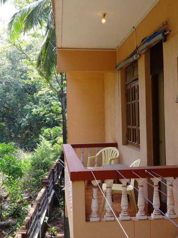 Pinto Guest House Candolim Zimmer foto