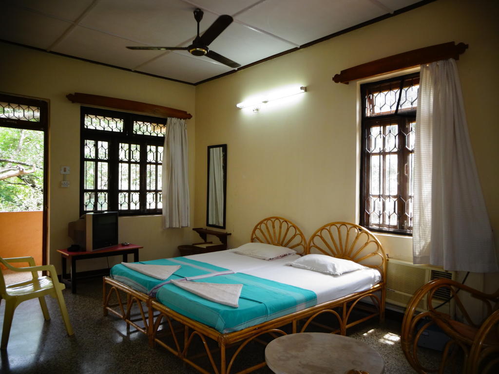Pinto Guest House Candolim Zimmer foto